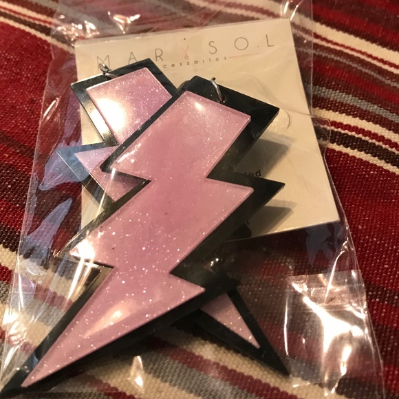 Pink ⚡️lightning bolt earrings⚡️ - Picture 5 of 7